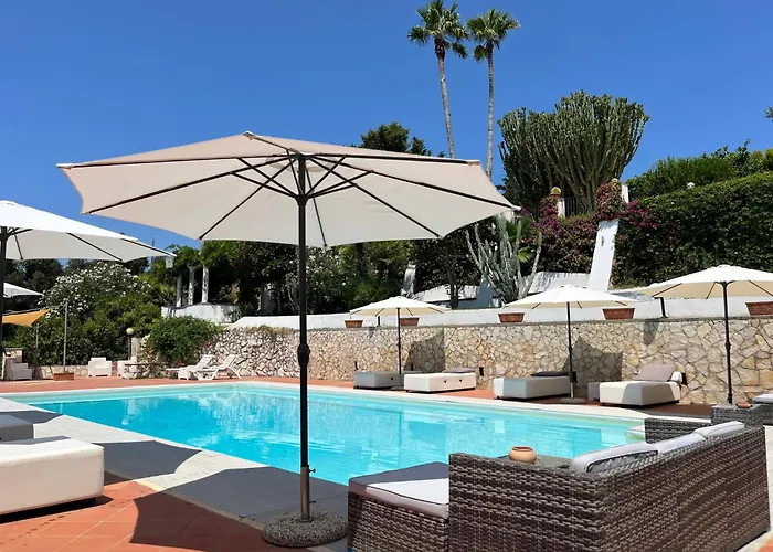 Hotel Con Piscina Manni